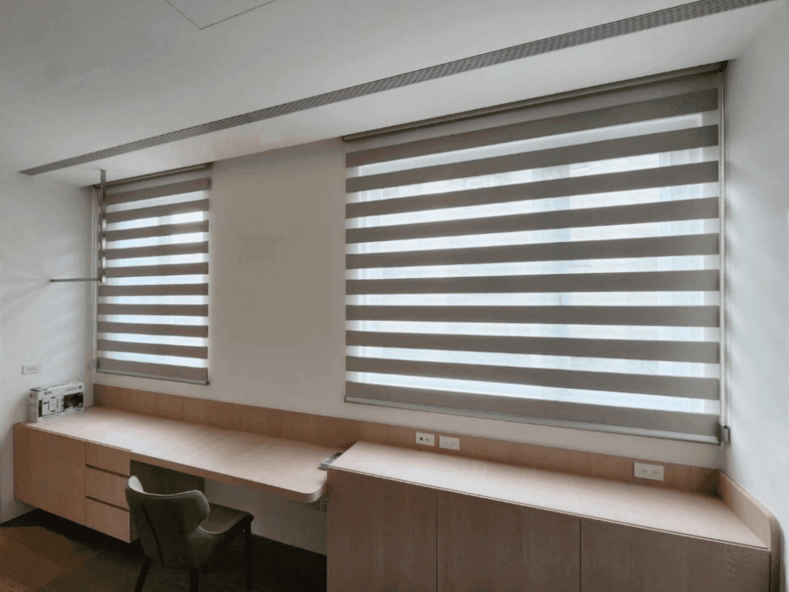 Office Blinds thumbnail 2